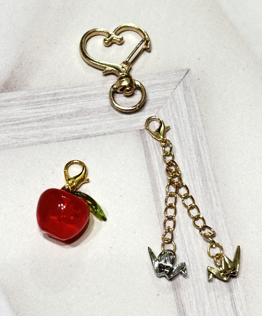 恋と深空 マヒル イメージ リンゴ 折り鶴 キーホルダー