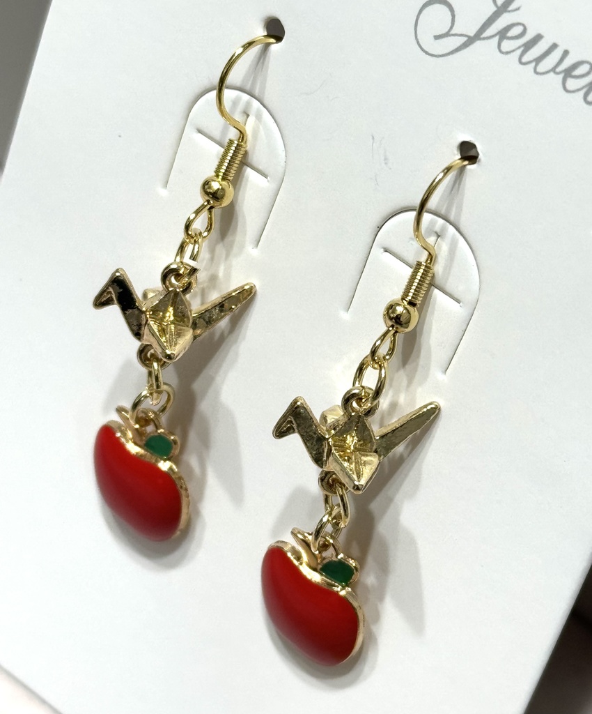 りんご と 折り鶴のピアス サージカルステンレス