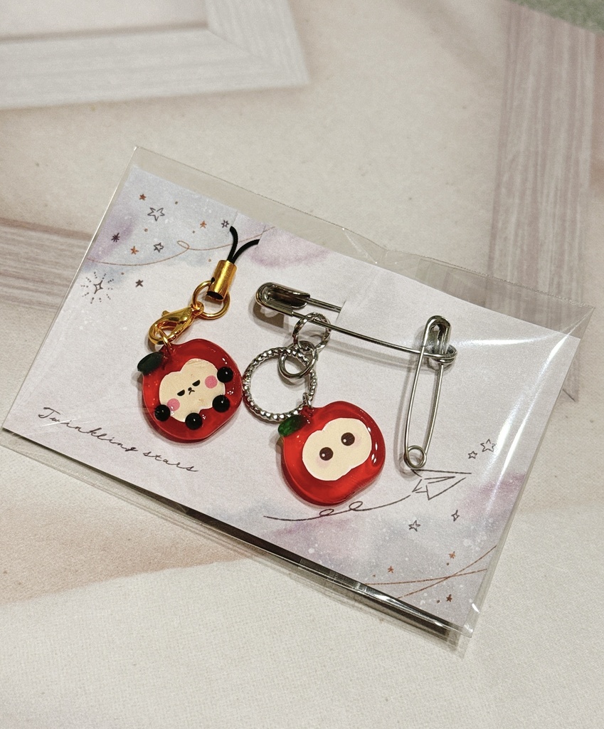 恋と深空 マヒル エプロン リンゴピン 赤リンゴオマケつき