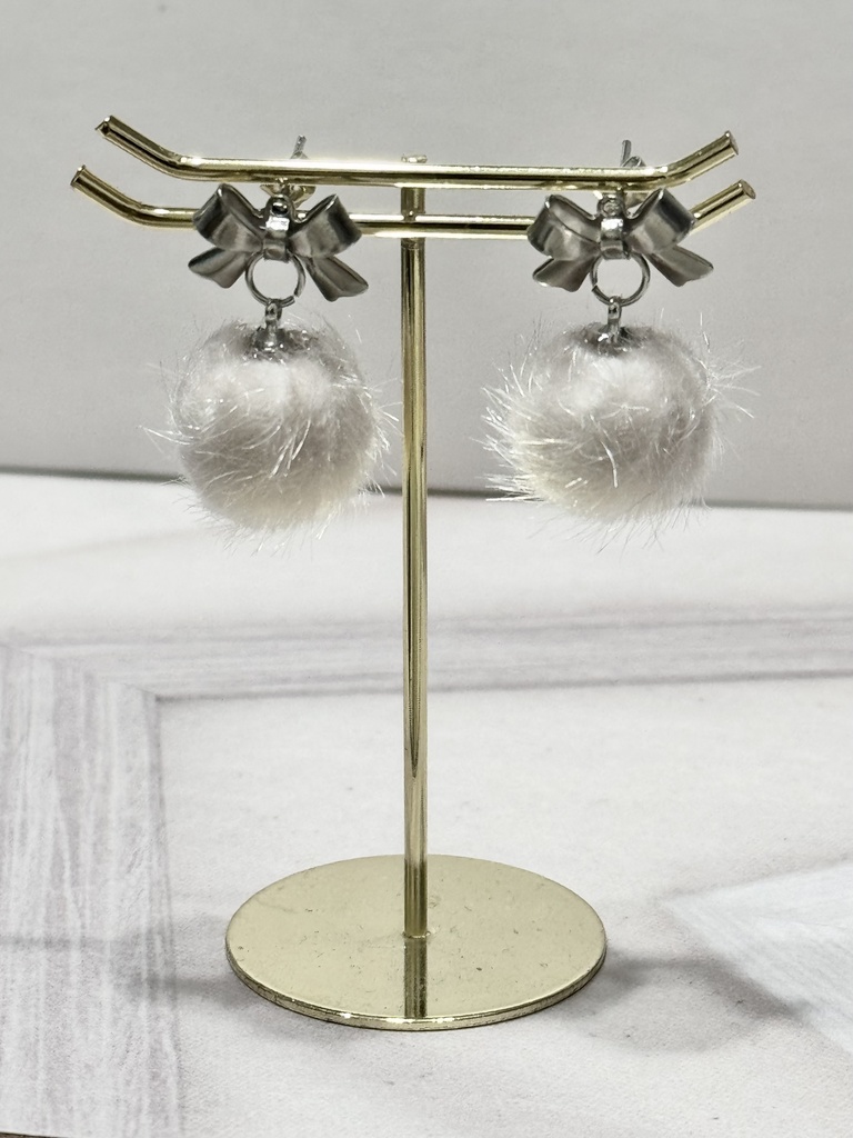 ポンポン リボン ピアス ステンレス