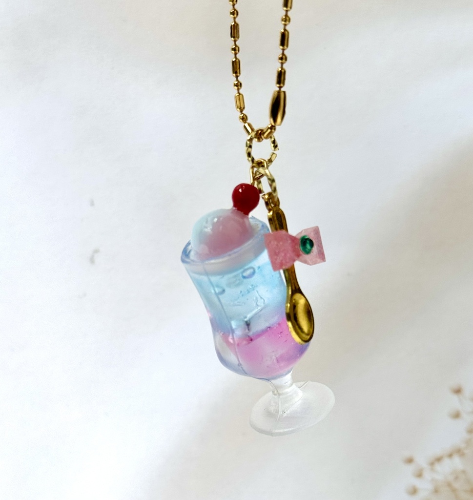 レトロ喫茶のクリームソーダチャーム