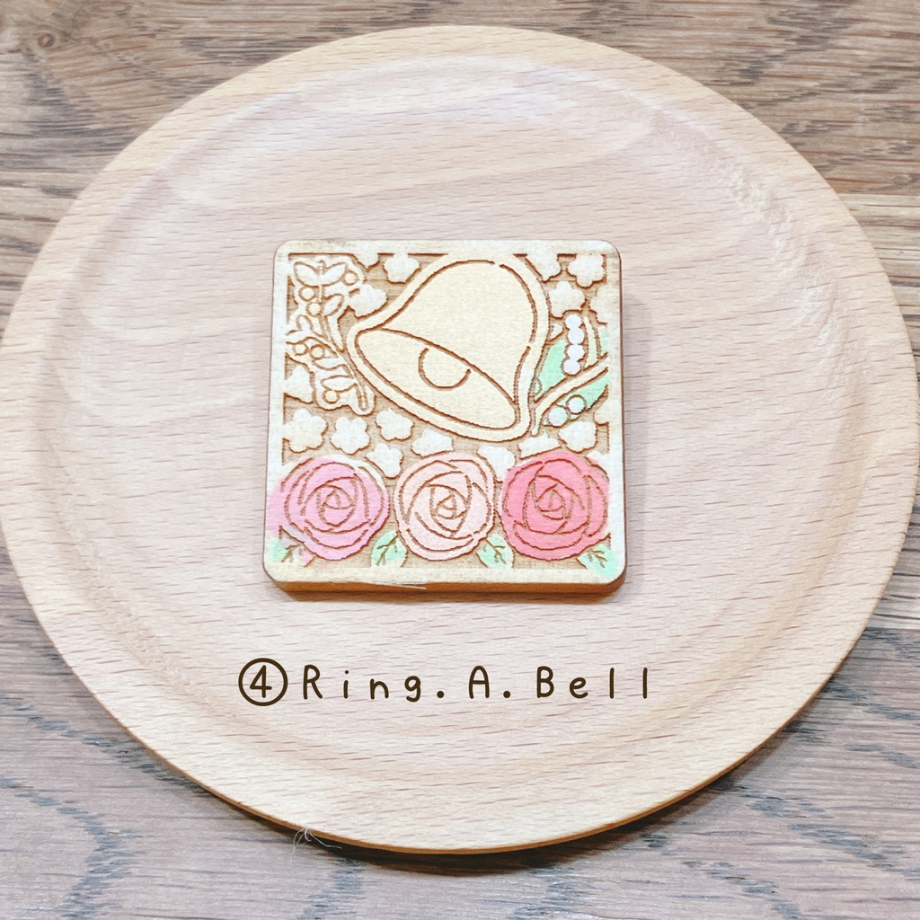 シャフユニモチーフウッドブローチ