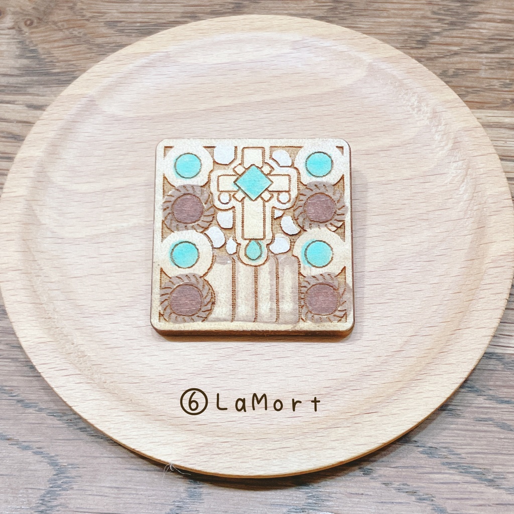 シャフユニモチーフウッドブローチ