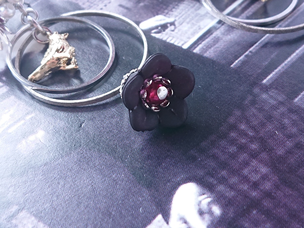 【再販予定あり】山鳥毛イヤリング/ピアス