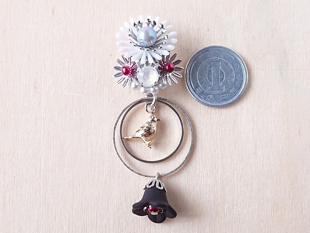 【再販予定あり】山鳥毛イヤリング/ピアス