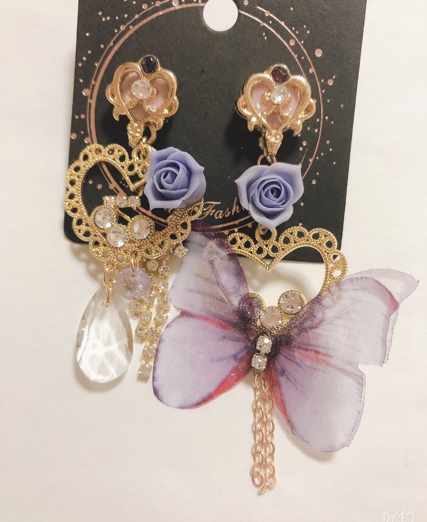 what colour ピアス