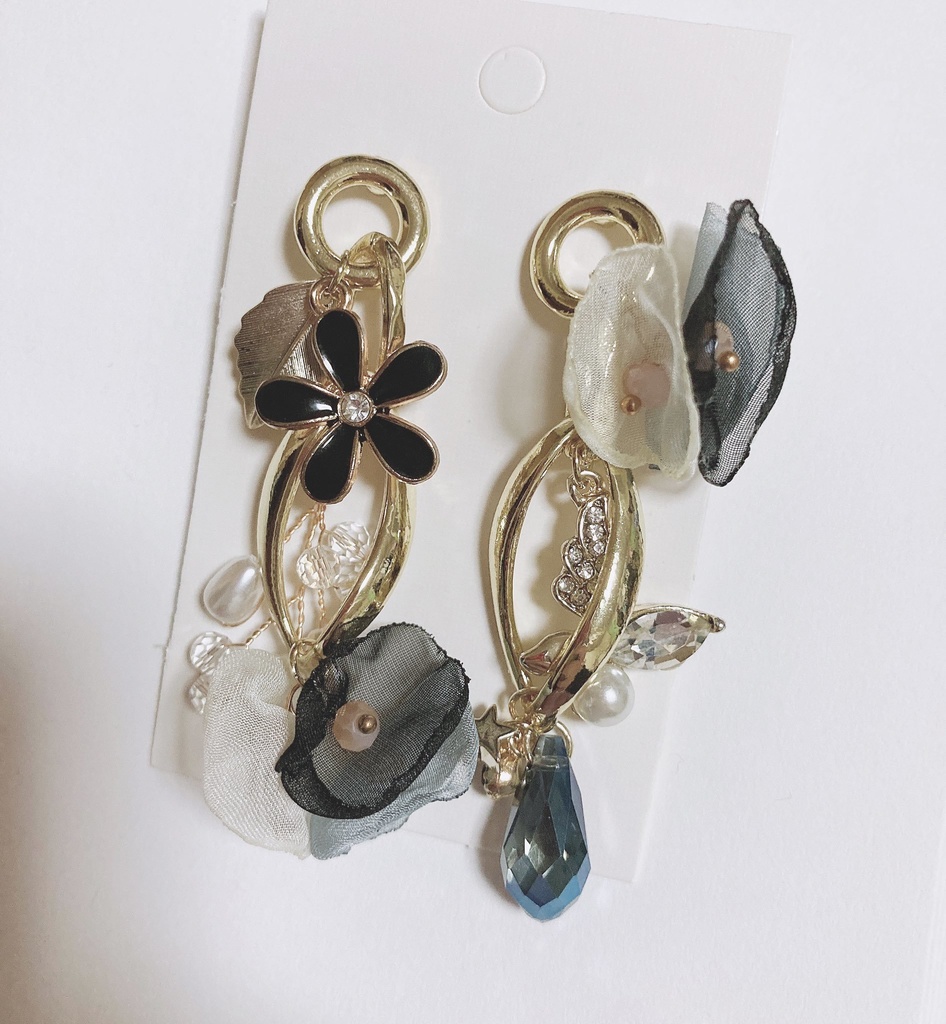 geniusは心の中　ハンドメイド　ピアス