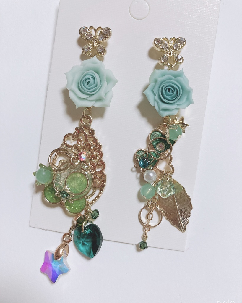 雨が止んだら君とがいい　ハンドメイド　ピアス　スワロフスキー