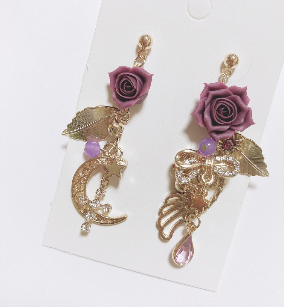 Sixth sense ハンドメイド　スワロフスキー　ピアス