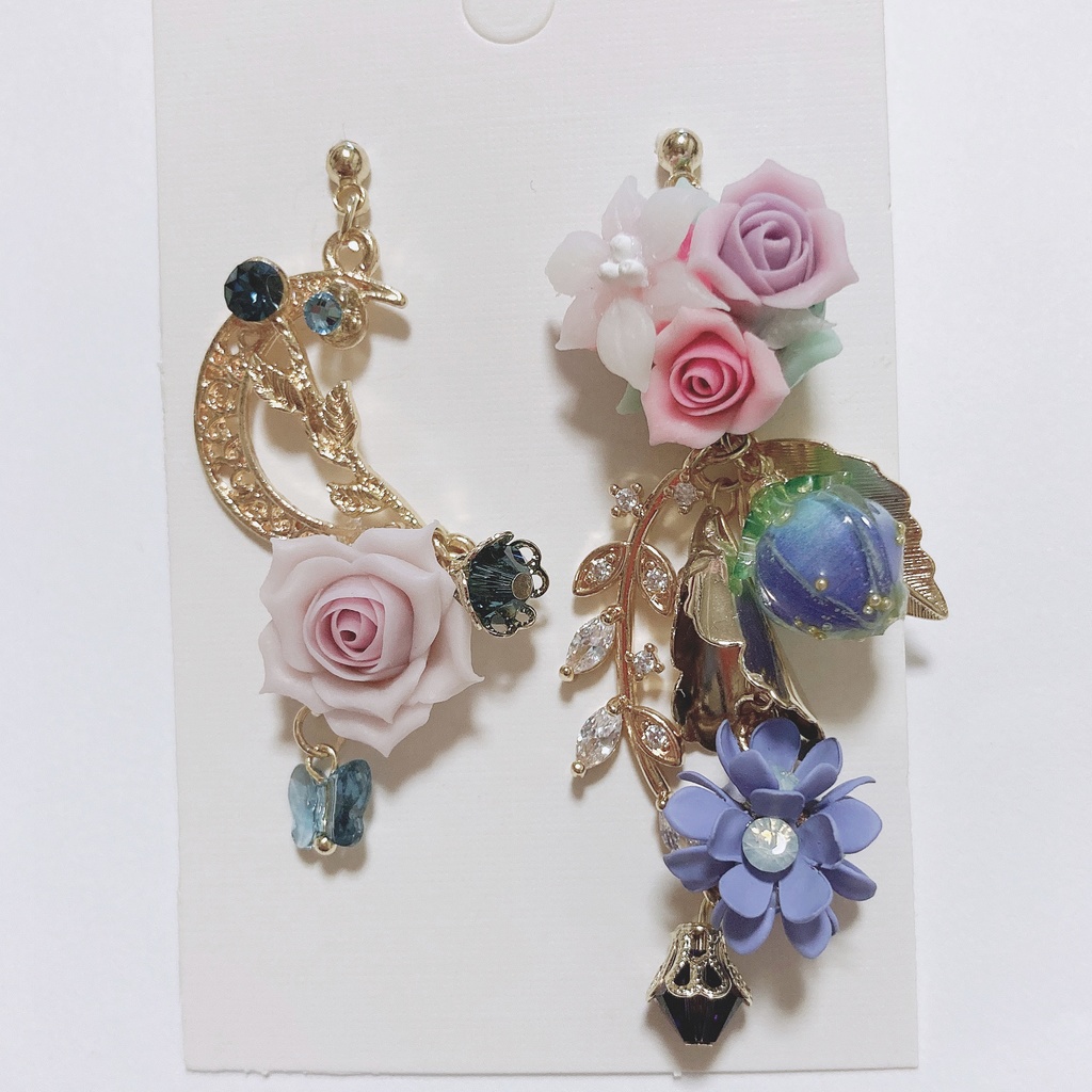 adolescence ハンドメイド　スワロフスキー　ピアス