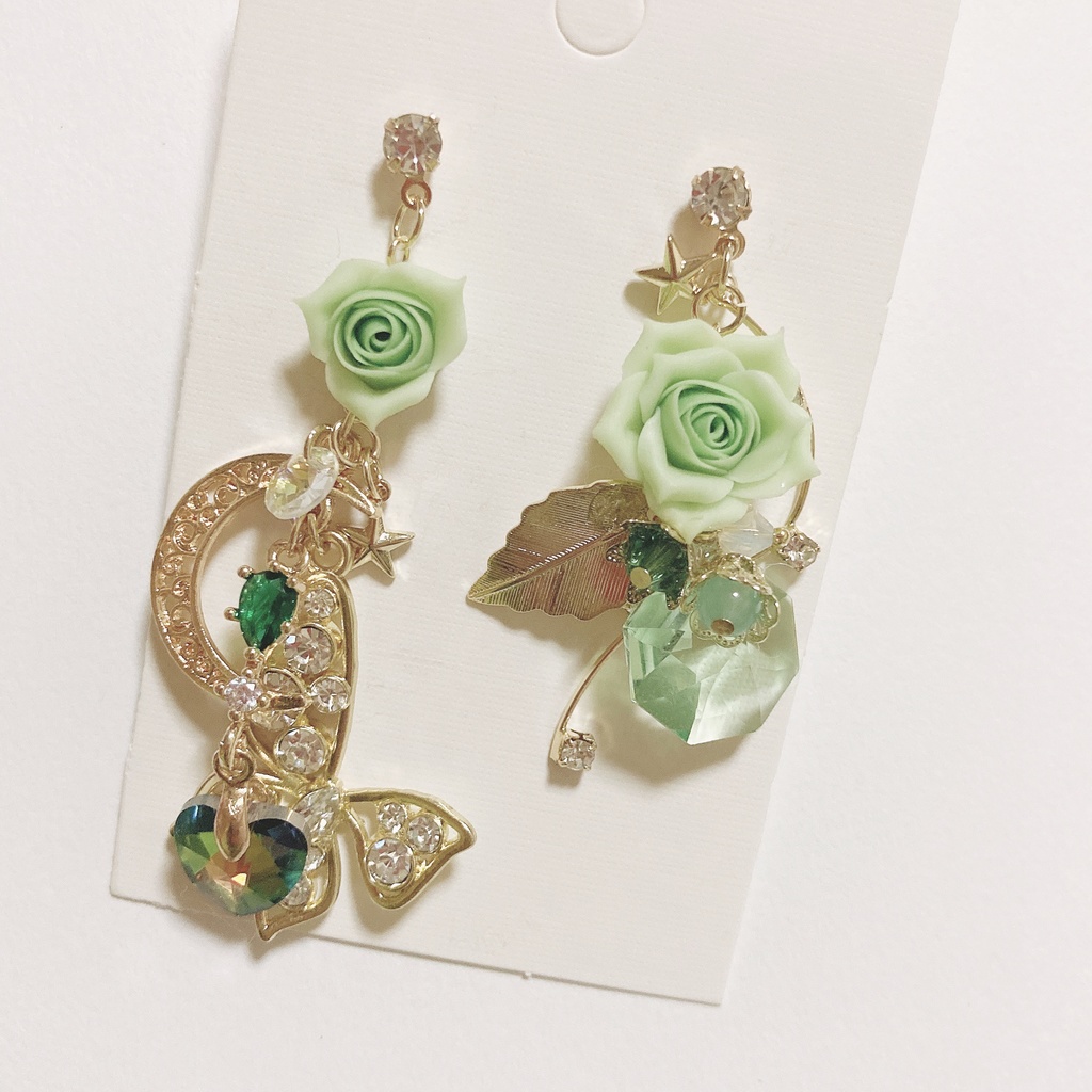 机上の幸福論　ハンドメイド　ピアス　スワロフスキー