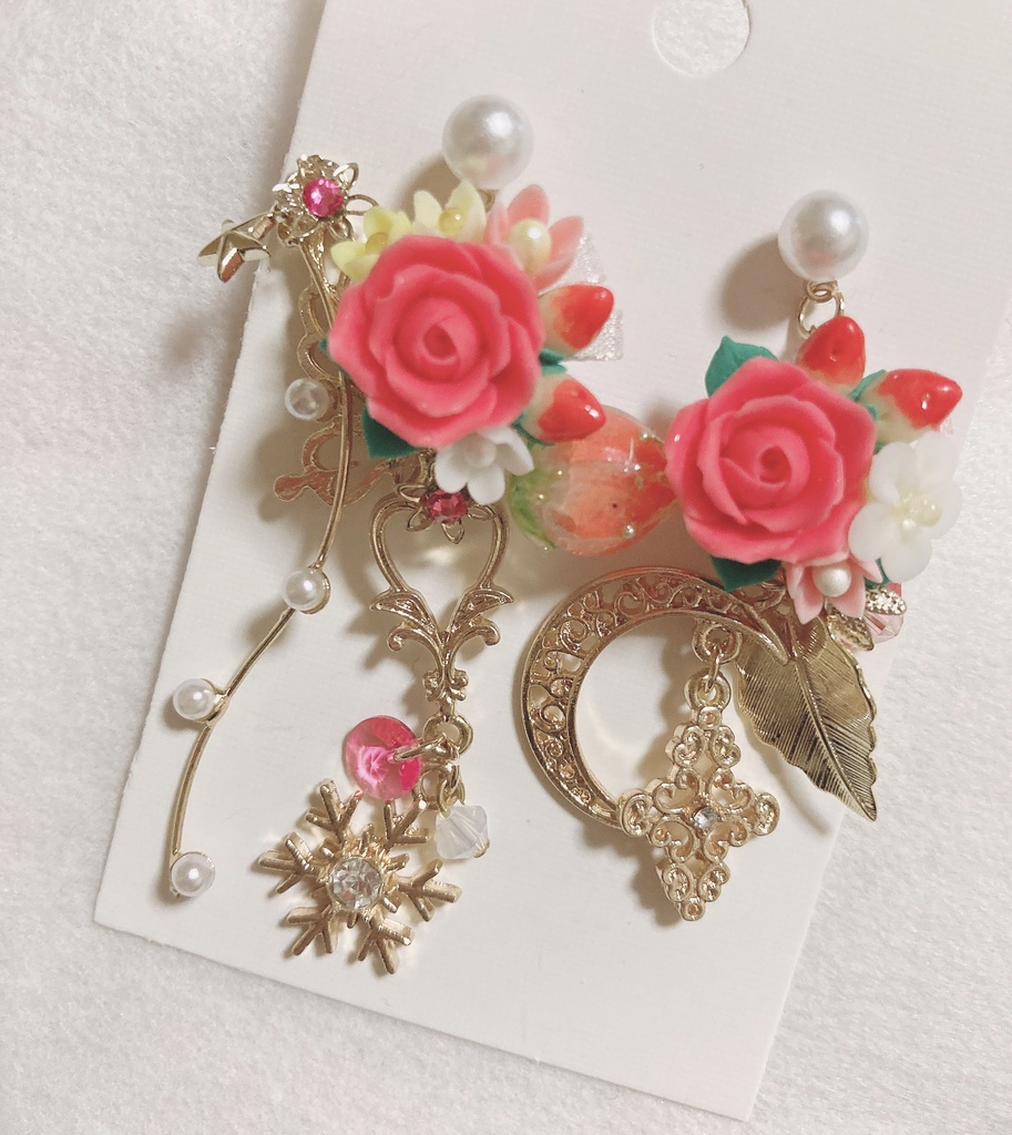 Grandeur ハンドメイド　ピアス スワロフスキー