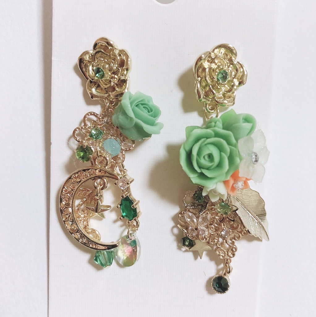 sweet clash ハンドメイド　ピアス　スワロフスキー