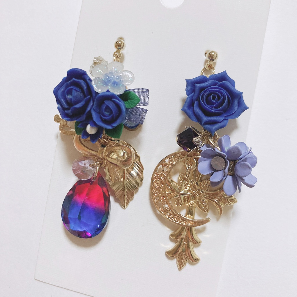 心酔アイロニー　ハンドメイド　ピアス　スワロフスキー