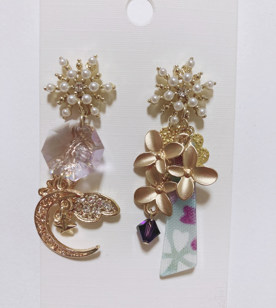 華が奏でる音　ハンドメイド　スワロフスキー　ピアス