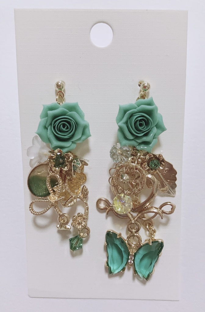 私の光　ハンドメイド  スワロフスキー  ピアス