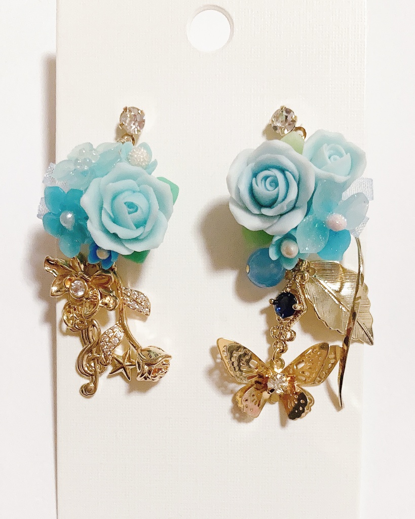 忘れられない恋の始まり　ハンドメイド　スワロフスキー　ピアス