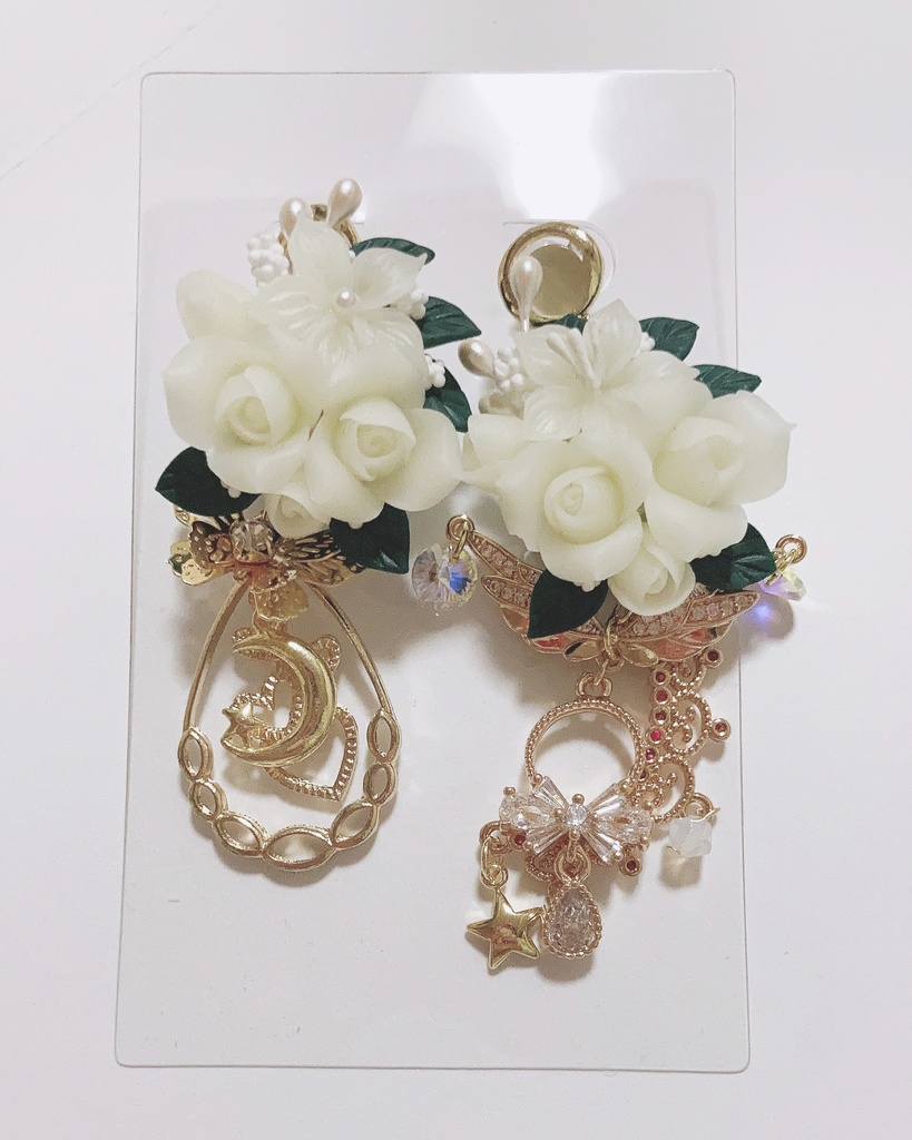 白薔薇のピアス