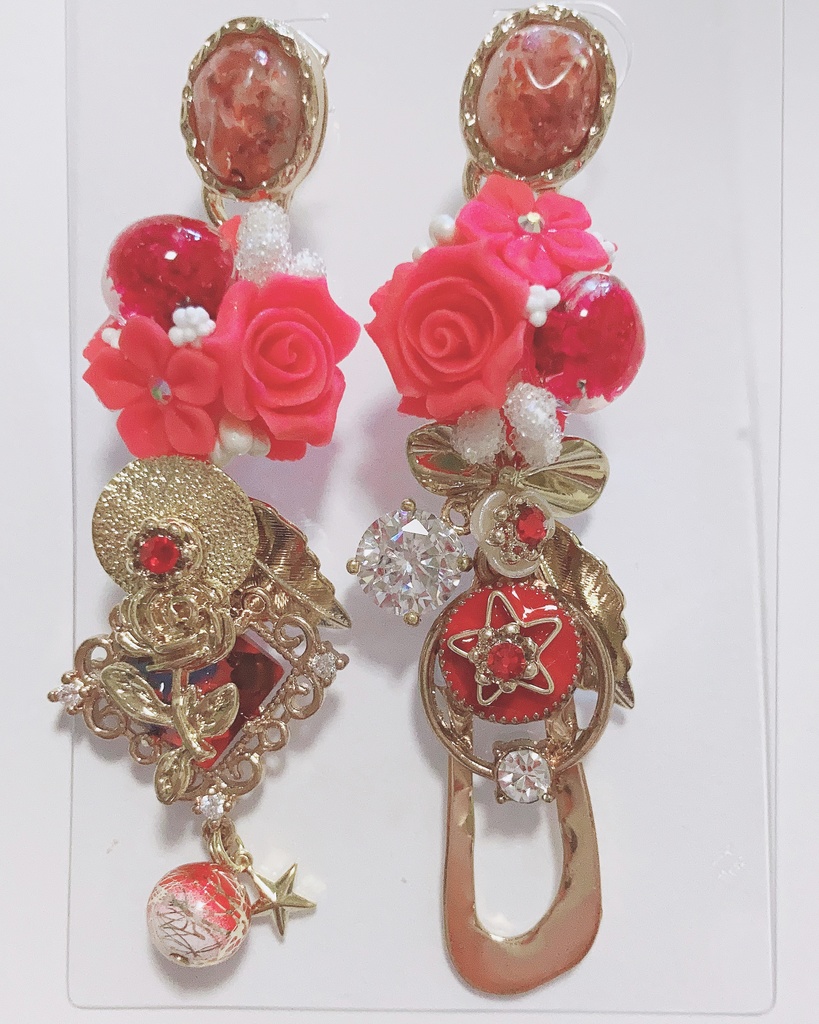 in depth ハンドメイド　スワロフスキー　ピアス