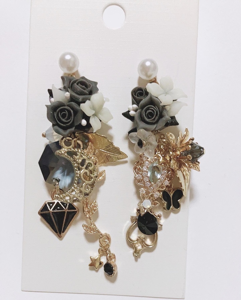 aggression  ハンドメイド　ピアス　スワロフスキー