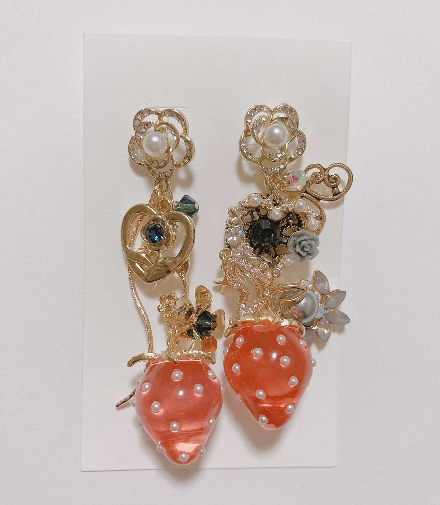 夜は耽る  ハンドメイド　スワロフスキー　ピアス