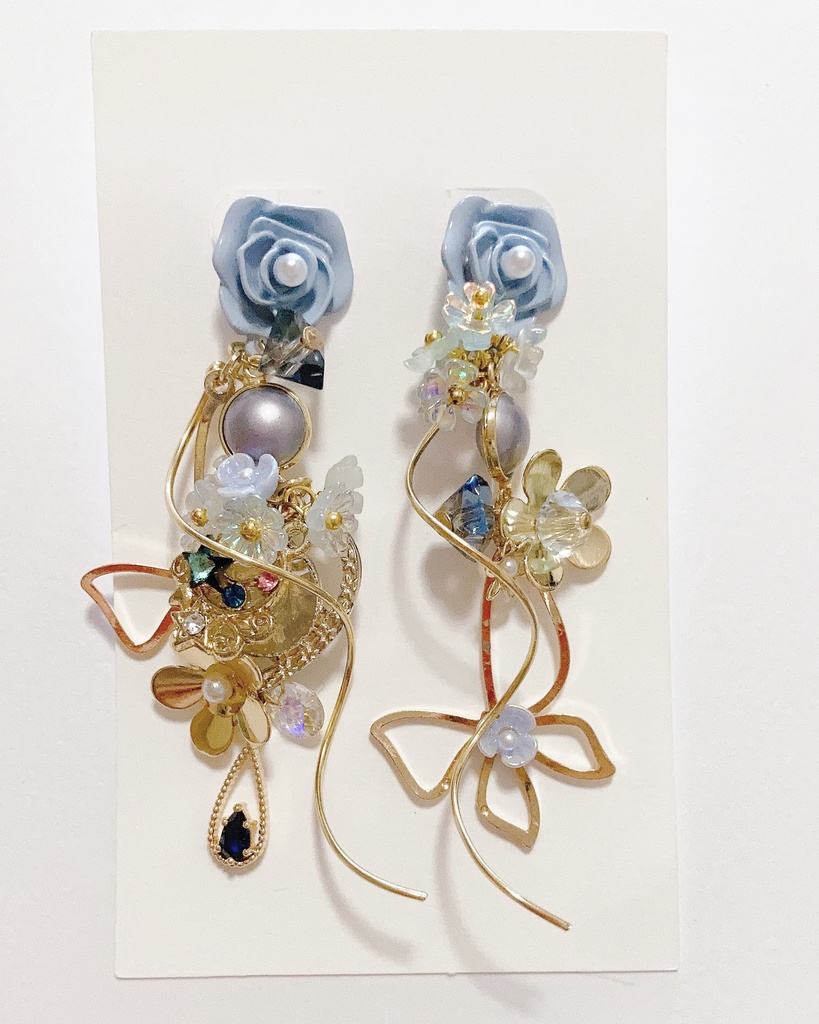 甘く蕩けて　ハンドメイド　スワロフスキー　薔薇ピアス