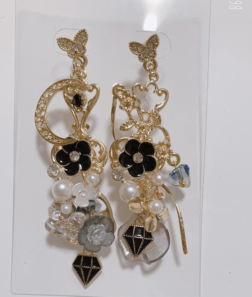 cheer up ハンドメイド　花ピアス　透かしピアス
