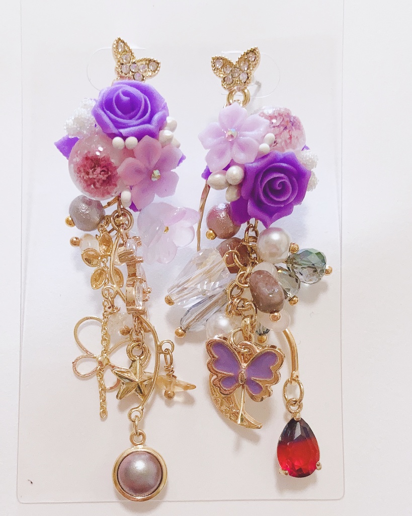 THE FINEST ハンドメイド　天然石ピアス　薔薇ピアス