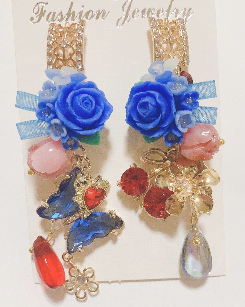 優しい幸福論　ハンドメイド　薔薇ピアス