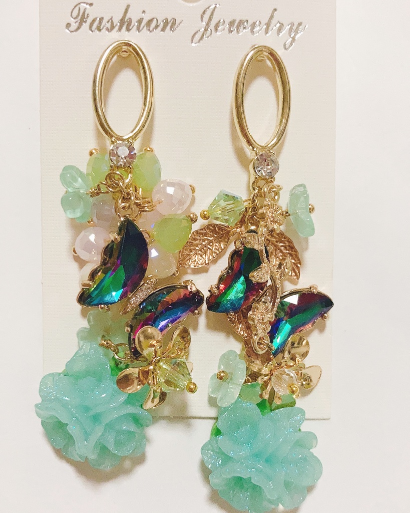 angel Smile ハンドメイド　薔薇ピアス　天然石ピアス