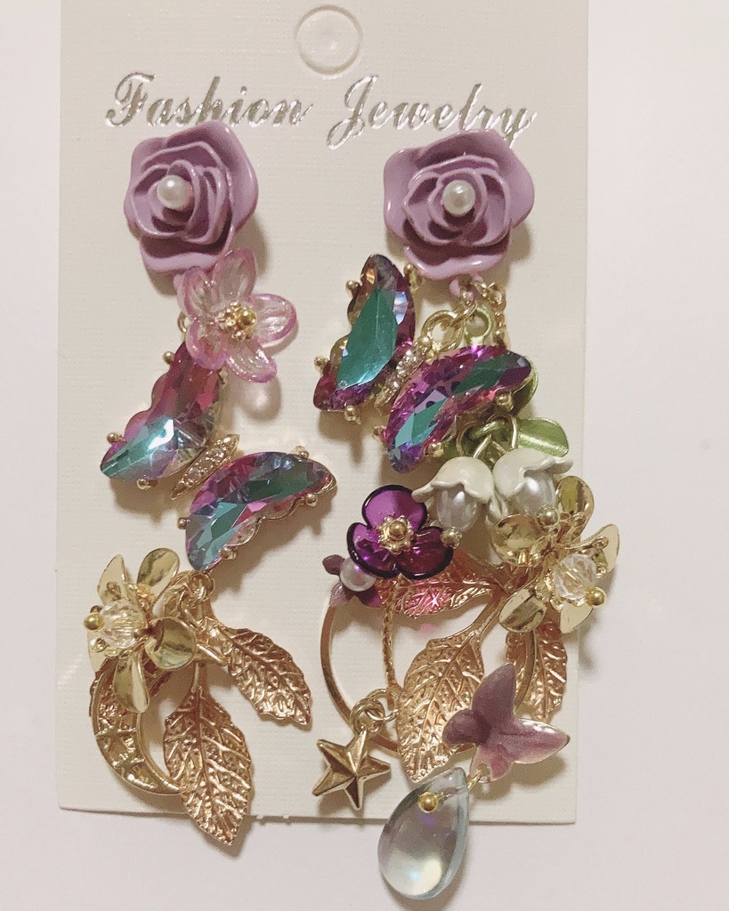 泳ぐ夢　ハンドメイド　薔薇ピアス