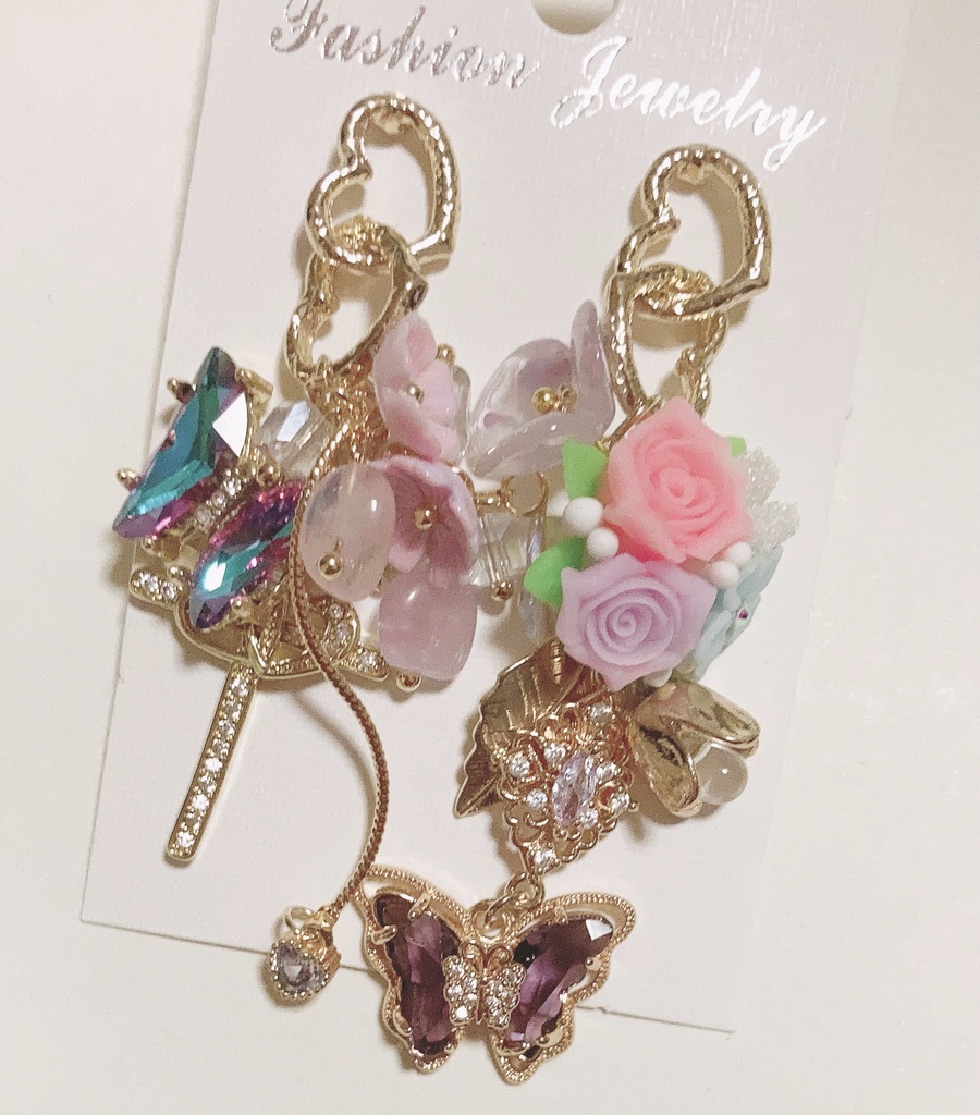 忘れられない恋物語　天然石ピアス　ハンドメイドピアス　薔薇ピアス　クロスピアス