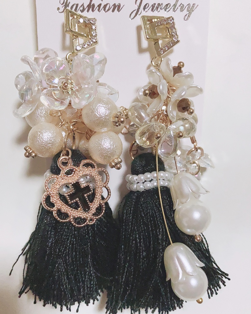 理論より感情で　タッセルピアス　パールピアス　ハンドメイドアクセサリー