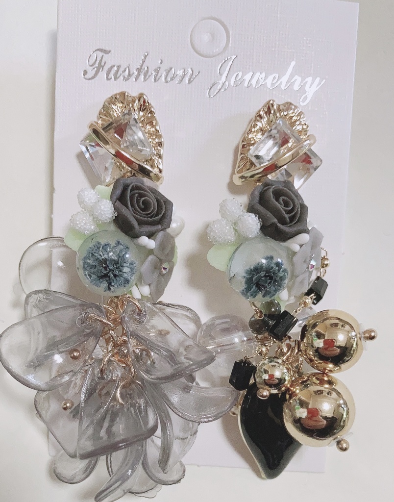 溶けゆく言い訳は　薔薇ピアス　ファルファーレピアス　大ぶりピアス