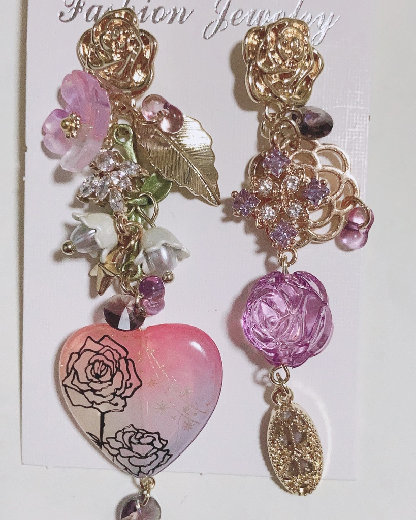 whisper love 薔薇ピアス　染めビーズピアス　大ぶりピアス