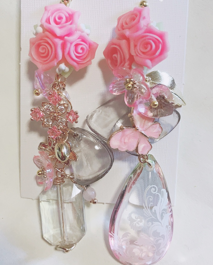 peach 薔薇ピアス　手染めビーズピアス　じゃらじゃらピアス