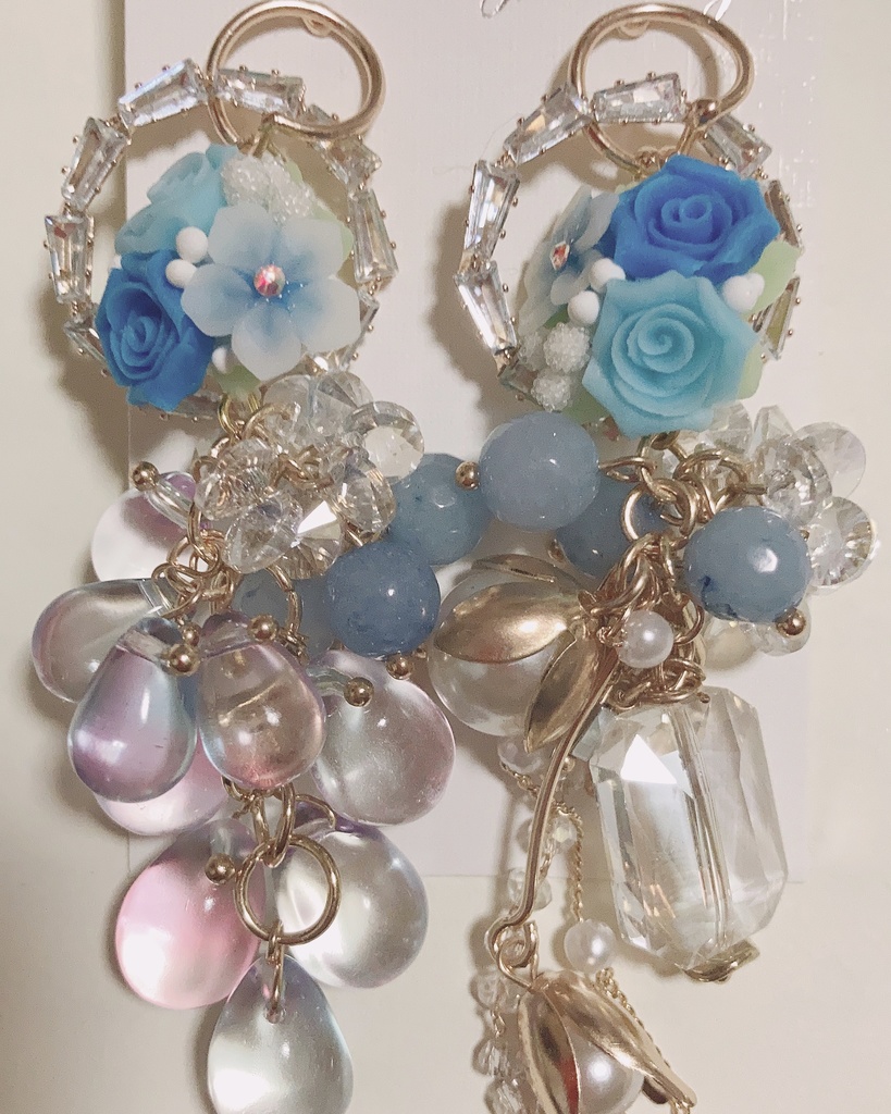 空に踠く　薔薇アクセサリー　ジャラジャラピアス
