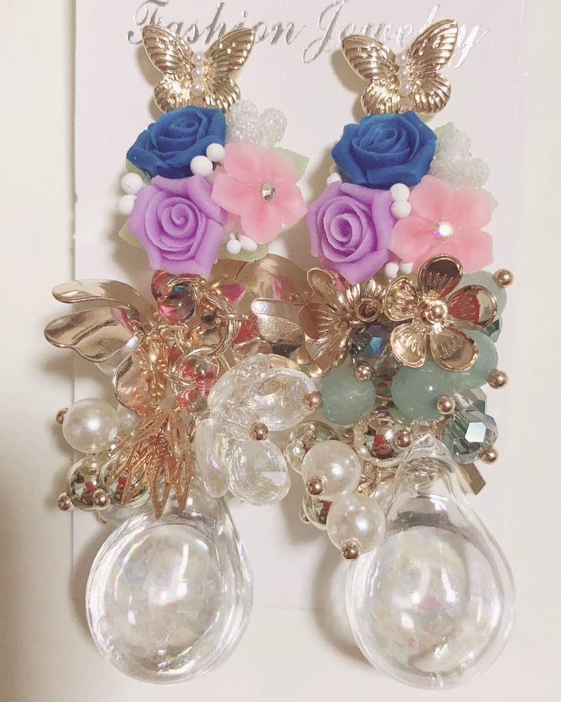 Wonder Love 薔薇ピアス　ジャラジャラピアス　ガラスピアス