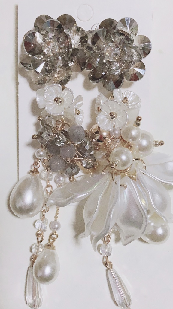 タペストリー　花びらピアス　クリアピアス　ジャラジャラピアス