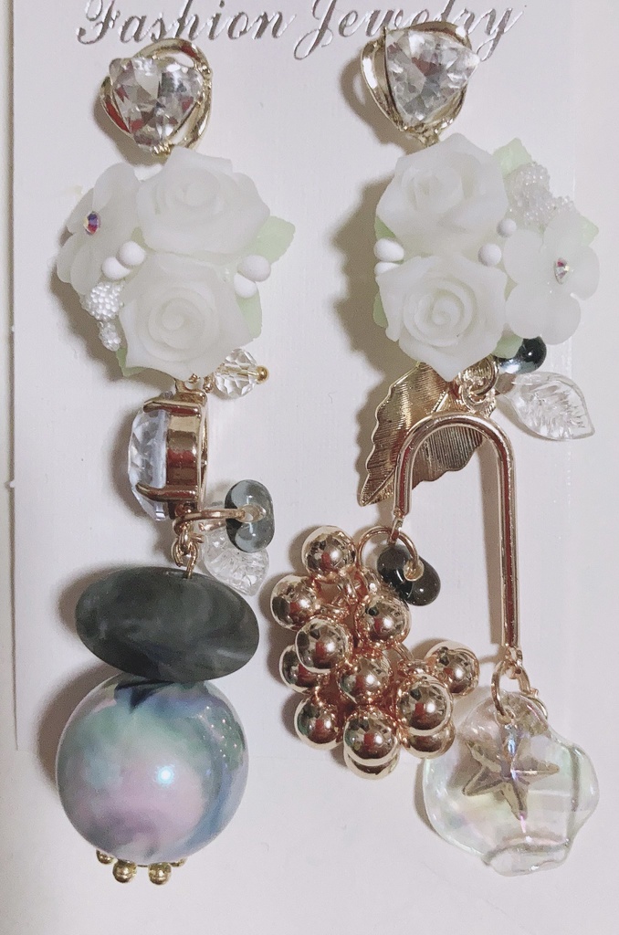突然で必然　薔薇ピアス　ゴージャスピアス