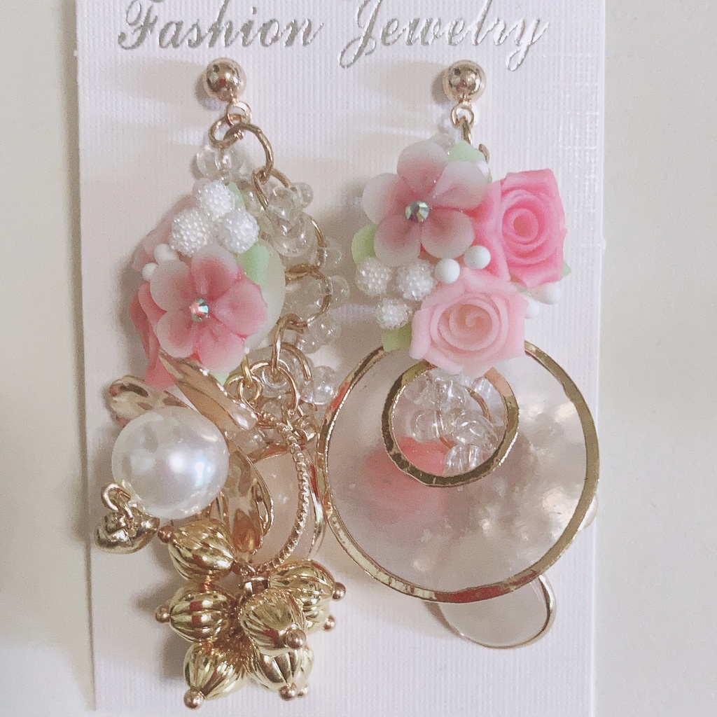 双眸に映る　薔薇ピアス　ジャラジャラピアス　ゆめかわピアス