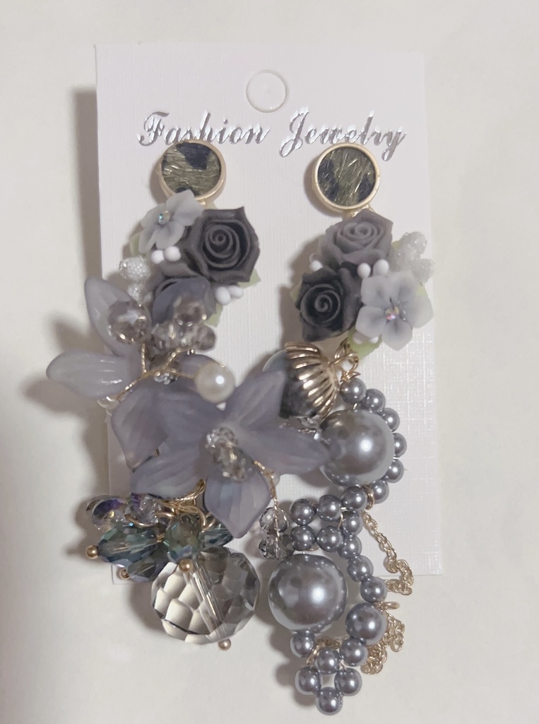 Qualia flower 薔薇ピアス　ゴージャスピアス　ジャラジャラピアス