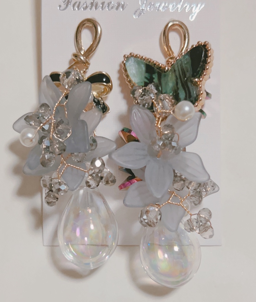 ガラス花　ロングピアス　ボタンピアス　ゴージャスピアス