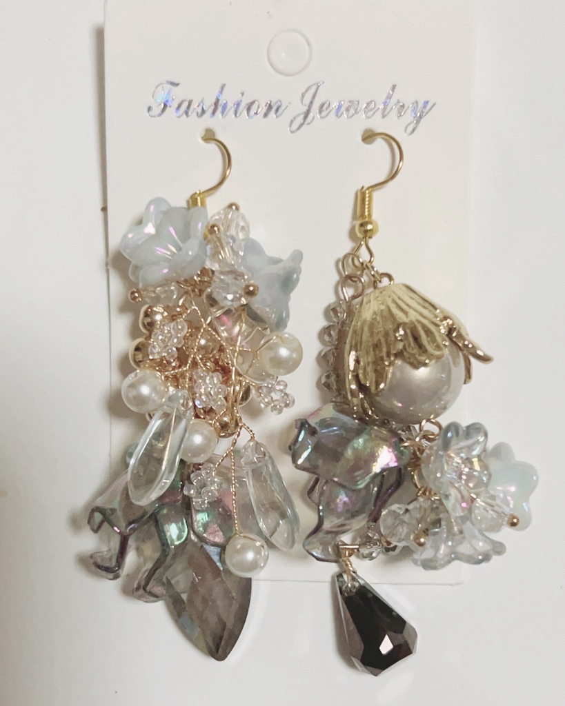 ガラス花　ロングピアス　フックピアス　ゴージャスピアス