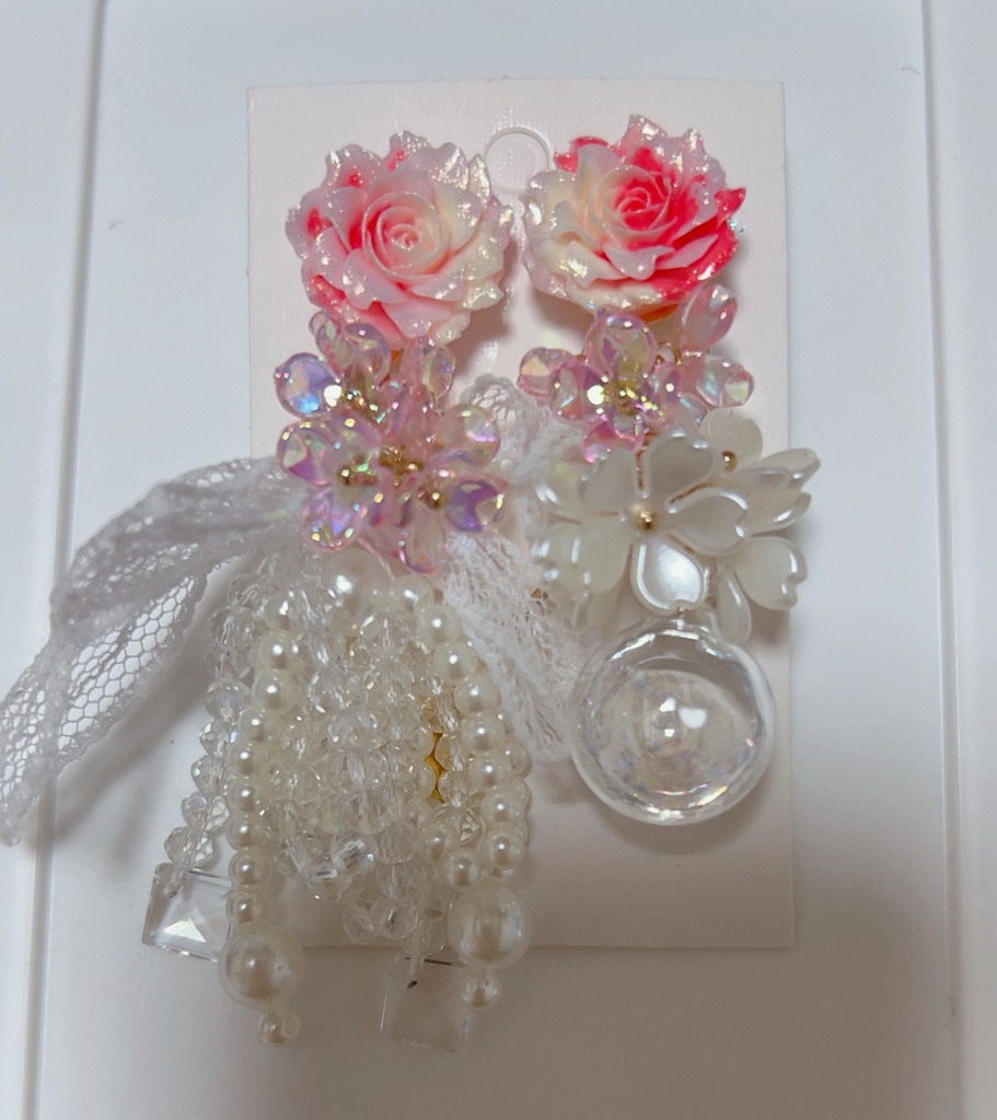 君たちとの幸福論　薔薇ピアス　ハンドメイドピアス　ゴージャスピアス　ロングピアス