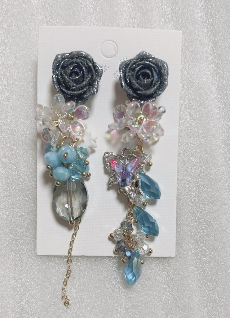 君を映して離さない　薔薇ピアス　ハンドメイドピアス　ロングピアス　ゴージャス