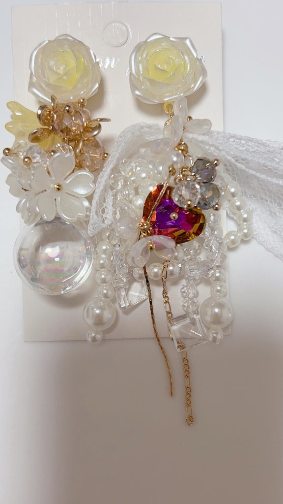 君に捧げる光　ハンドメイドピアス　ロングピアス　薔薇ピアス　ゴージャス