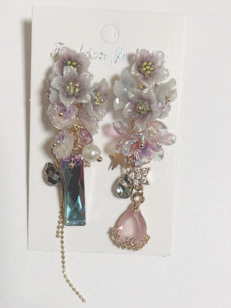 運命を結ぶ　ハンドメイドピアス　ロングピアス　薔薇ピアス　ゆめかわいい