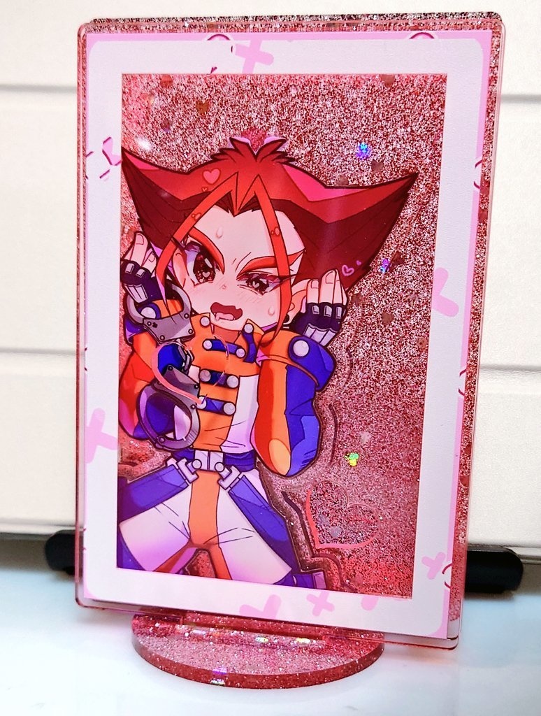 アクリルオブジェ ユーリ