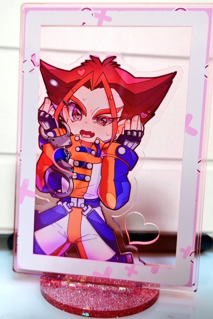 アクリルオブジェ ユーリ